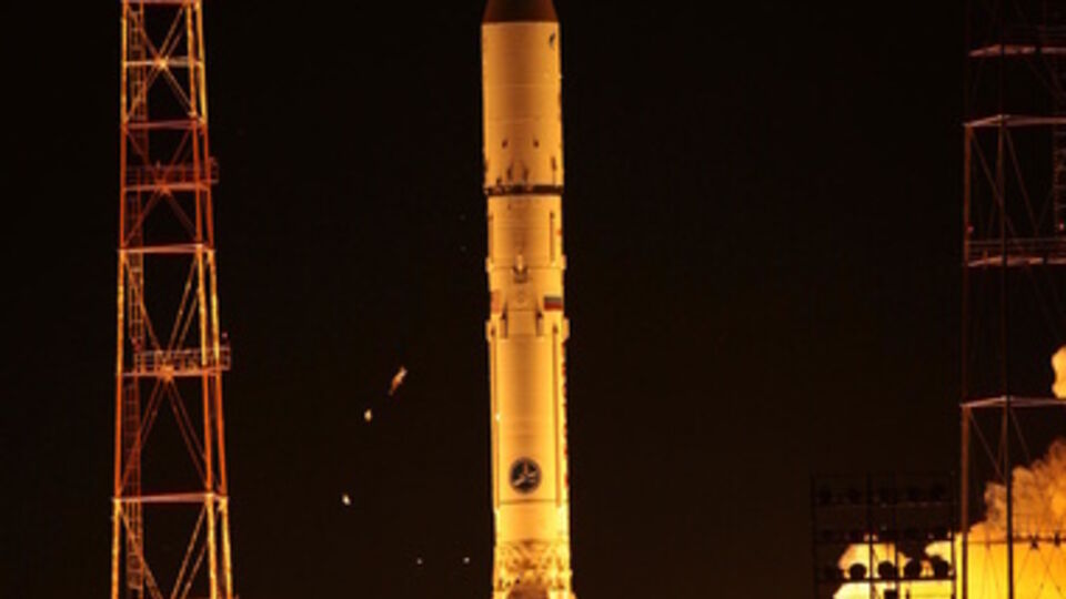 Российская ракета упала вместе с самым мощным спутником