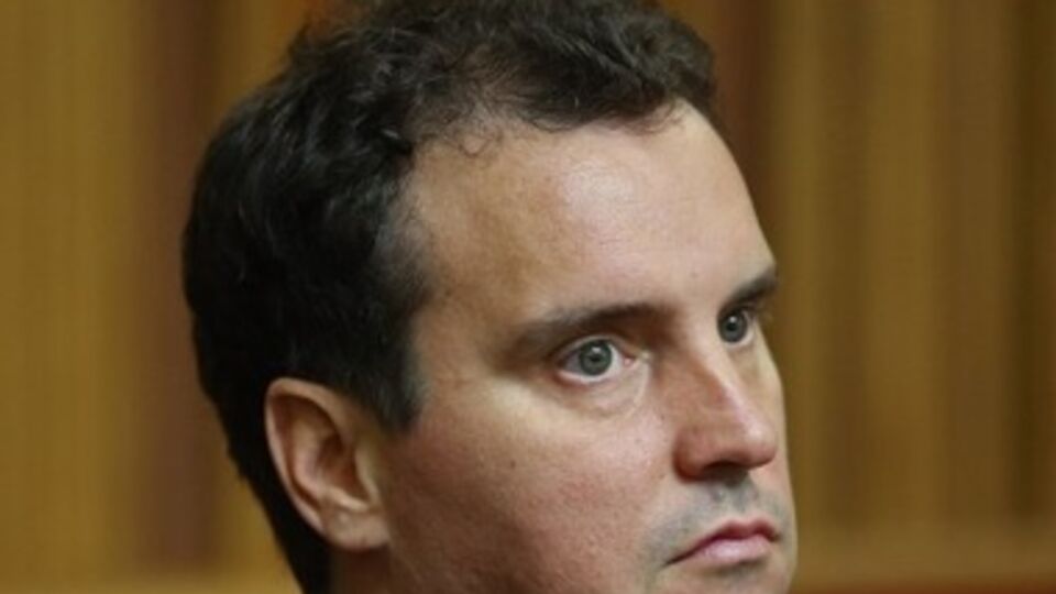 В первую очередь, Украина нуждается в законности, должна быть проведена судебная реформа, заявил Абромавичус