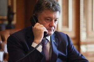 Порошенко обсудил вопросы мирного урегулирования со своими коллегами