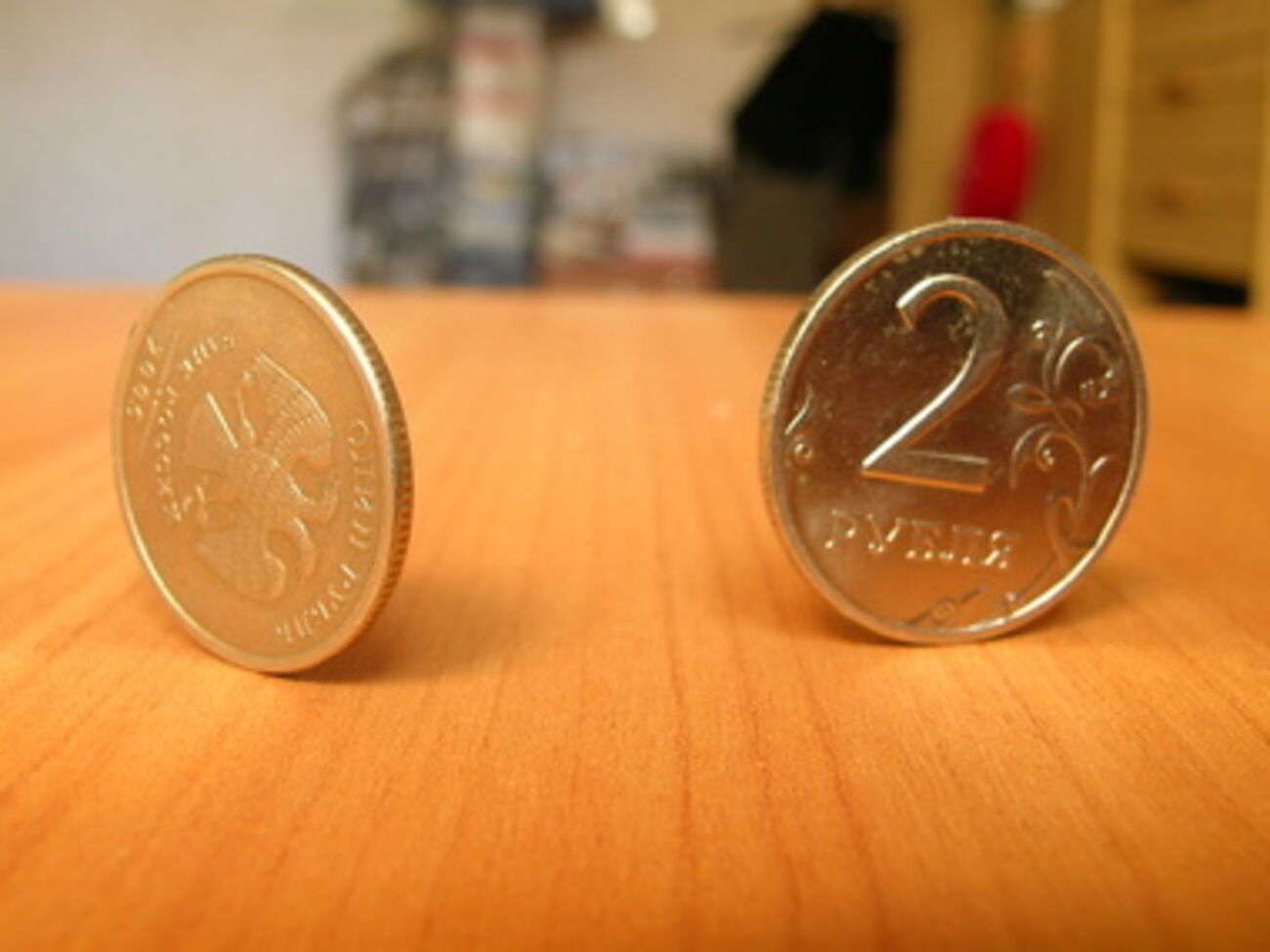 Центробанк пытается поддержать рубль с помощью интервенций