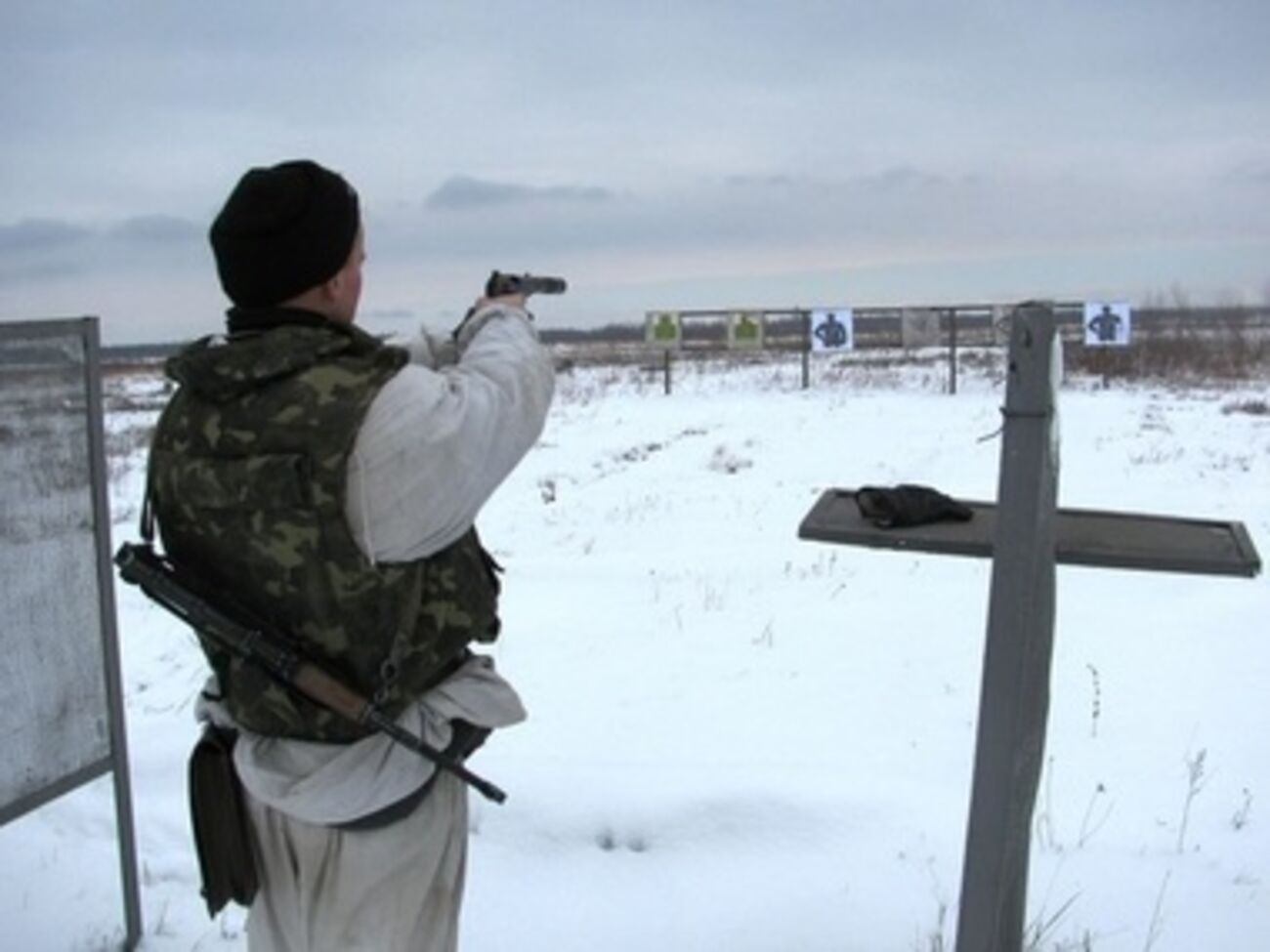 Силовики оперативного командования "Север" провели зимнюю тренировку. Фоторепортаж