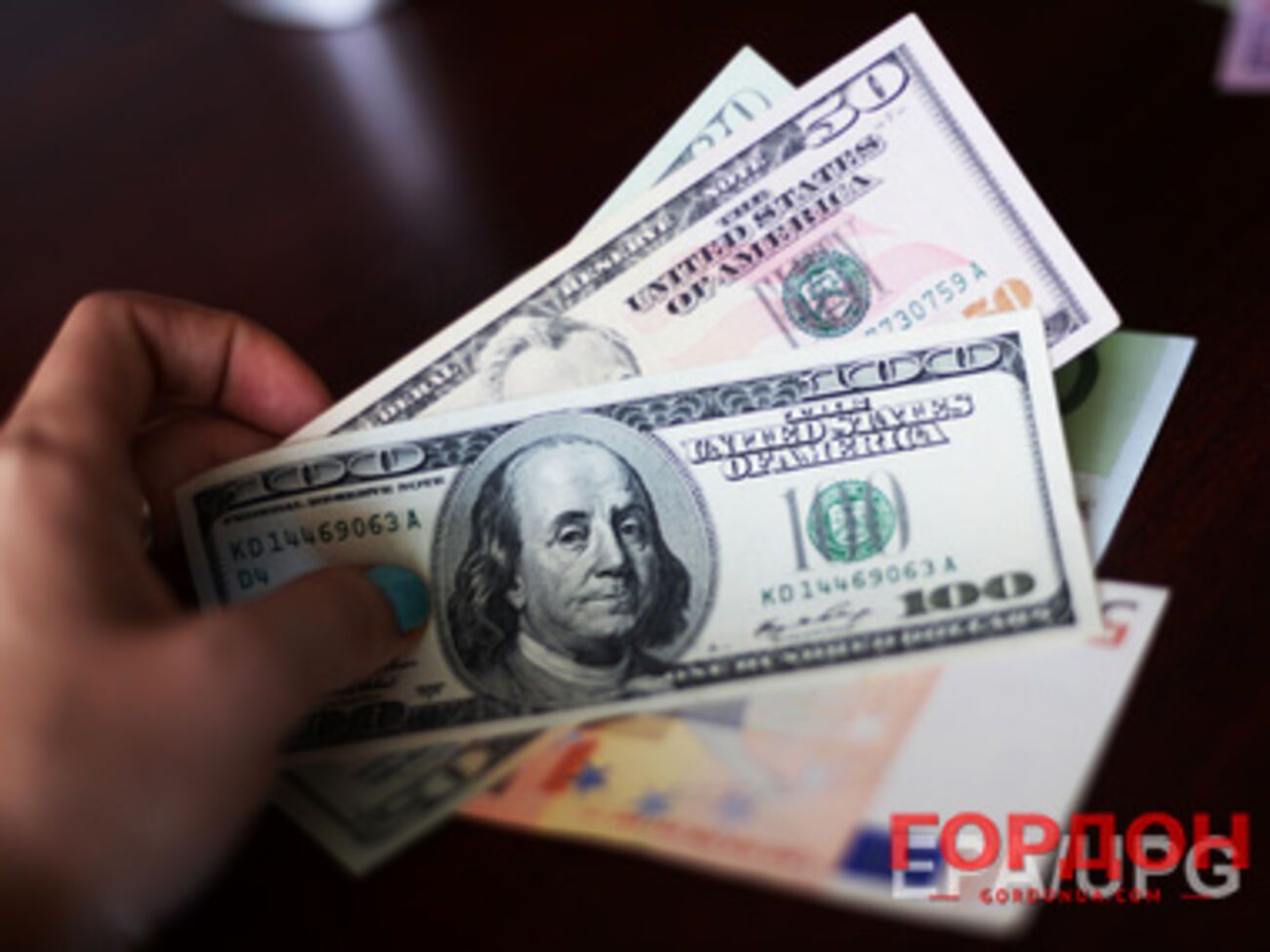Доллар достиг нового исторического максимума к гривне