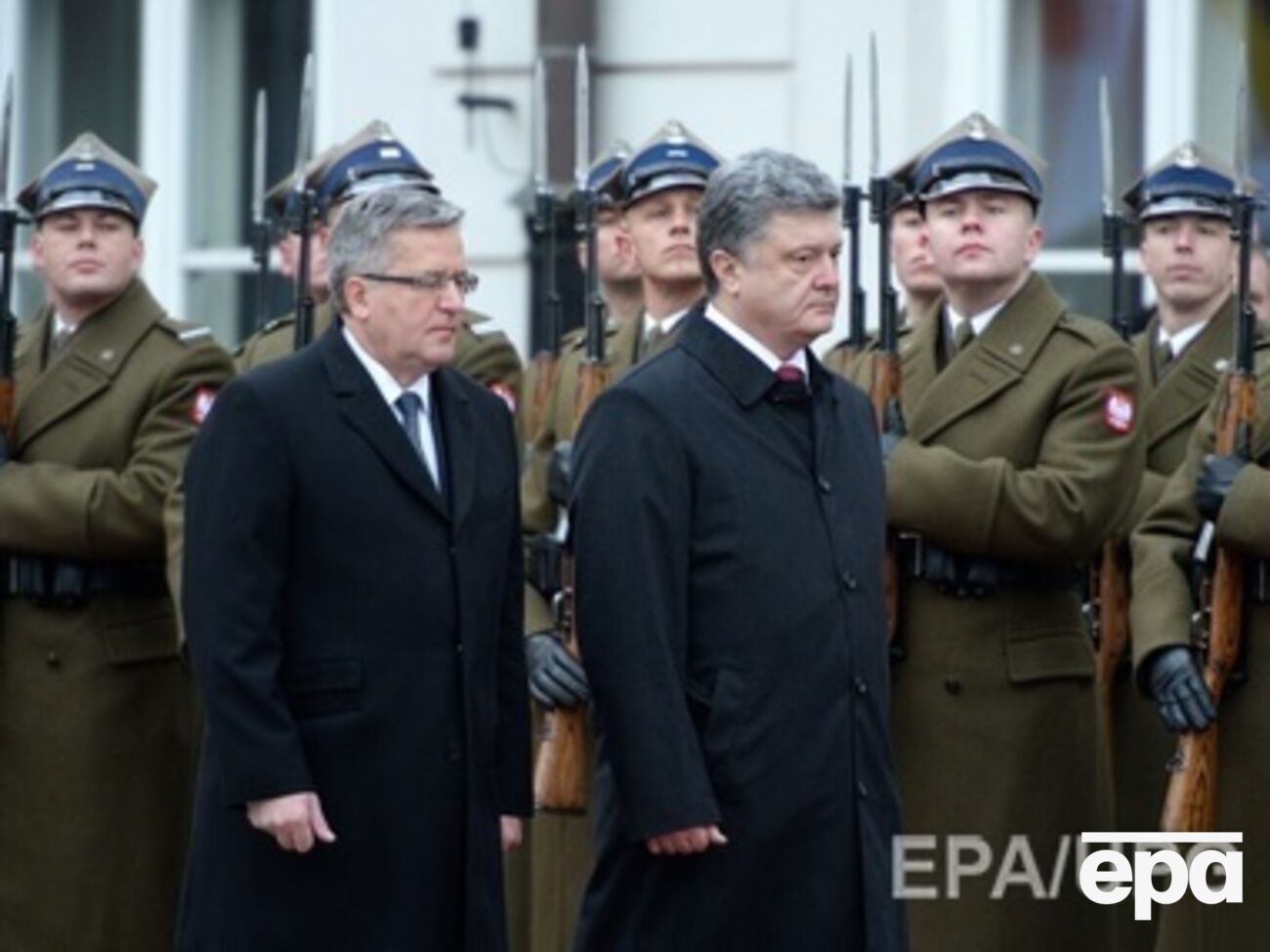 Порошенко прилетел с визитом в Польшу. Фоторепортаж