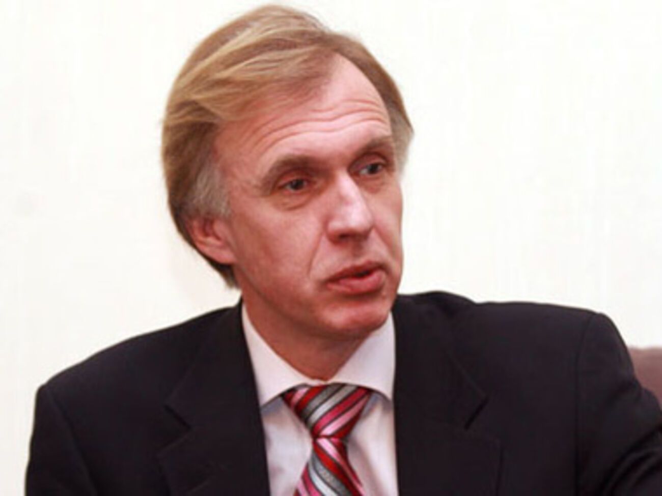 Ogryzko: Putin will have to make a decision, otherwise he will simply collapse