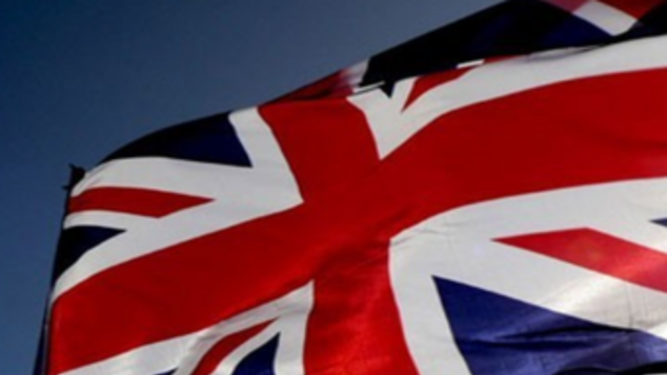 Великобритания передала украинским военнослужащим зимнюю форму одежды и медицинское имущество<br /><br />