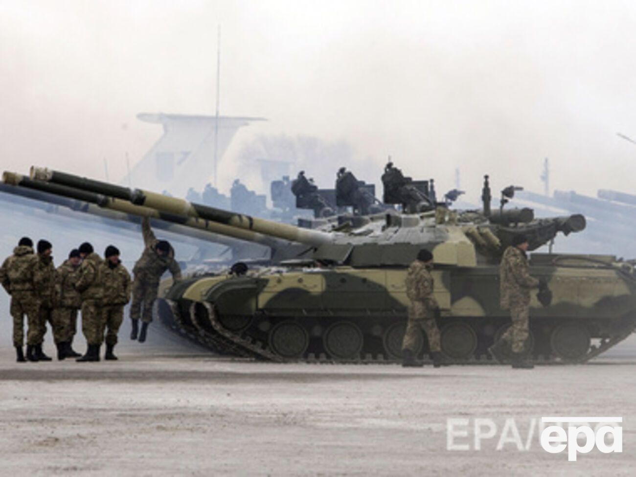 В штабе АТО сообщили, что украинские военные огонь по противнику не открывают