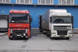 Фонд Ахметова отправит грузовики, которые не смогли попасть в Донецк 14 декабря