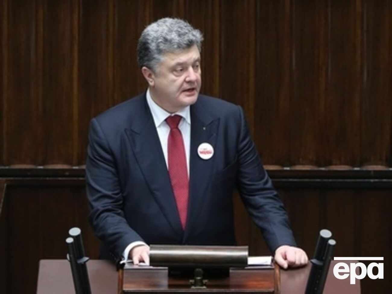 Порошенко внесет в Раду законопроект об отказе от внеблокового статуса