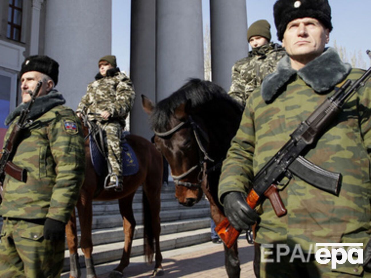 Российские военные пытаются создать на Донбассе единый руководящий центр