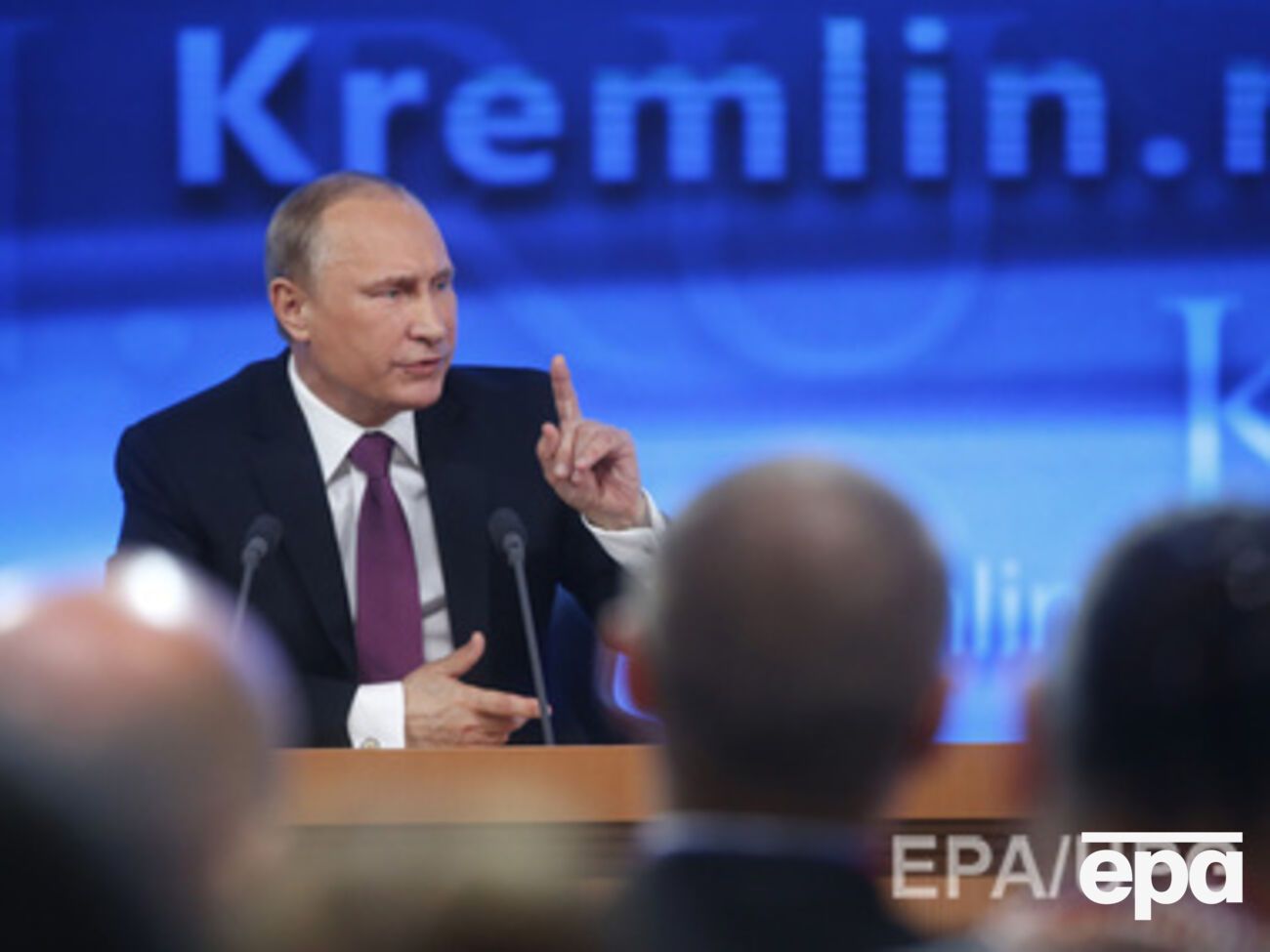 Владимир Путин призвал вначале работать, а затем думать о выборах