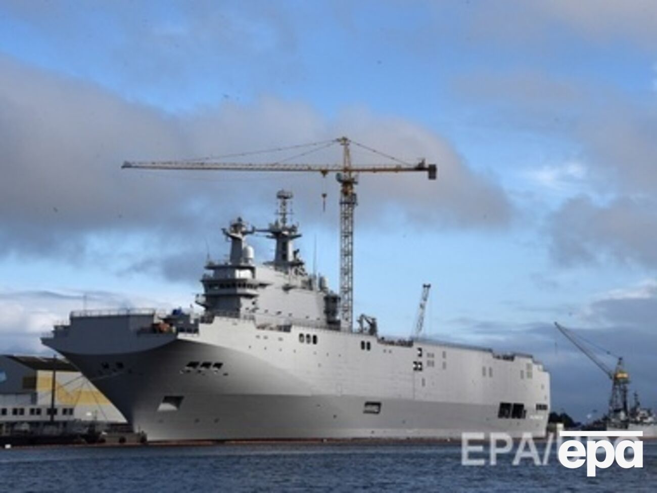 Российские моряки плывут на родину без "Мистраля"