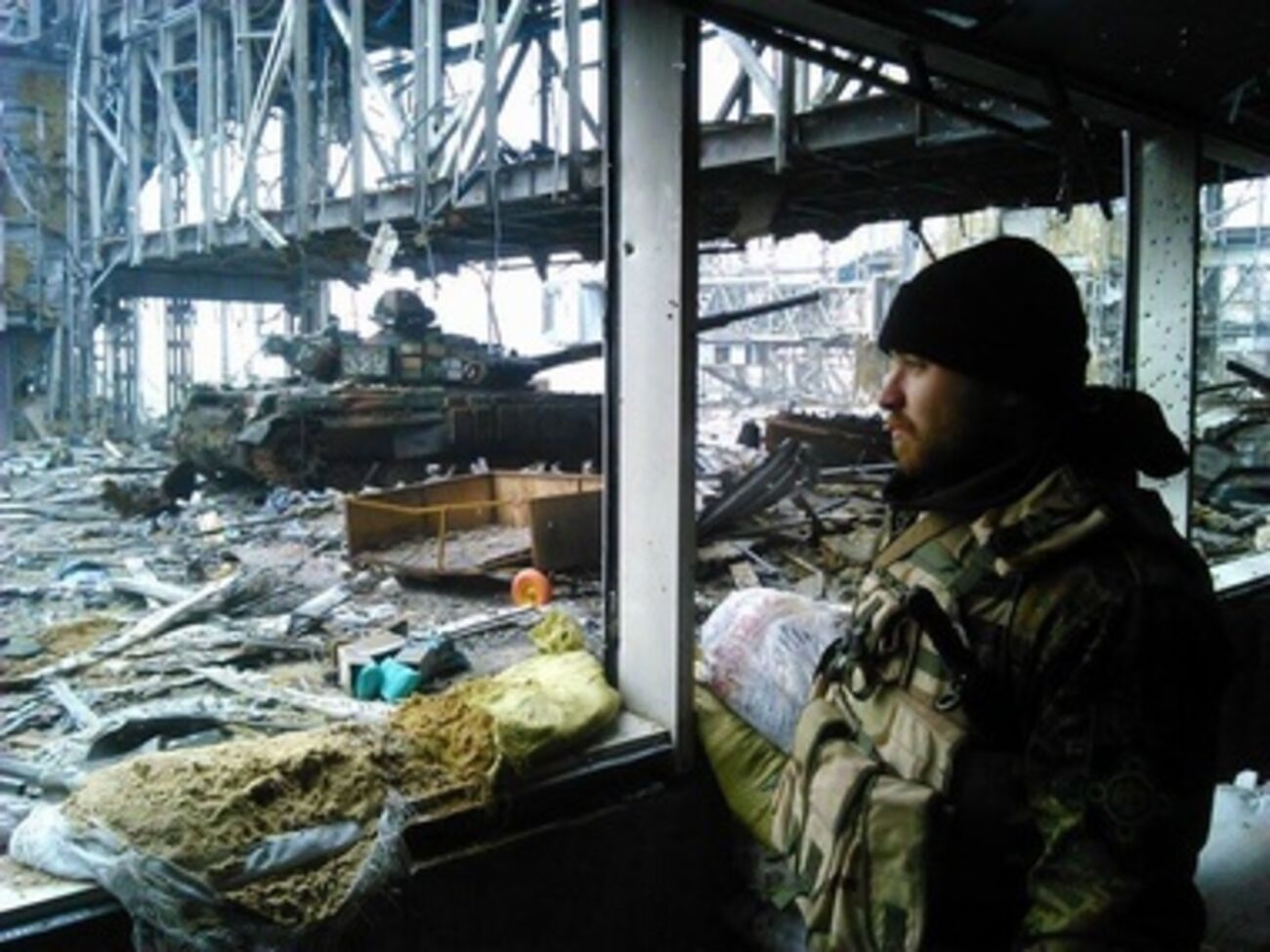 "Киборги" во время перемирия продолжают удерживать донецкий аэропорт