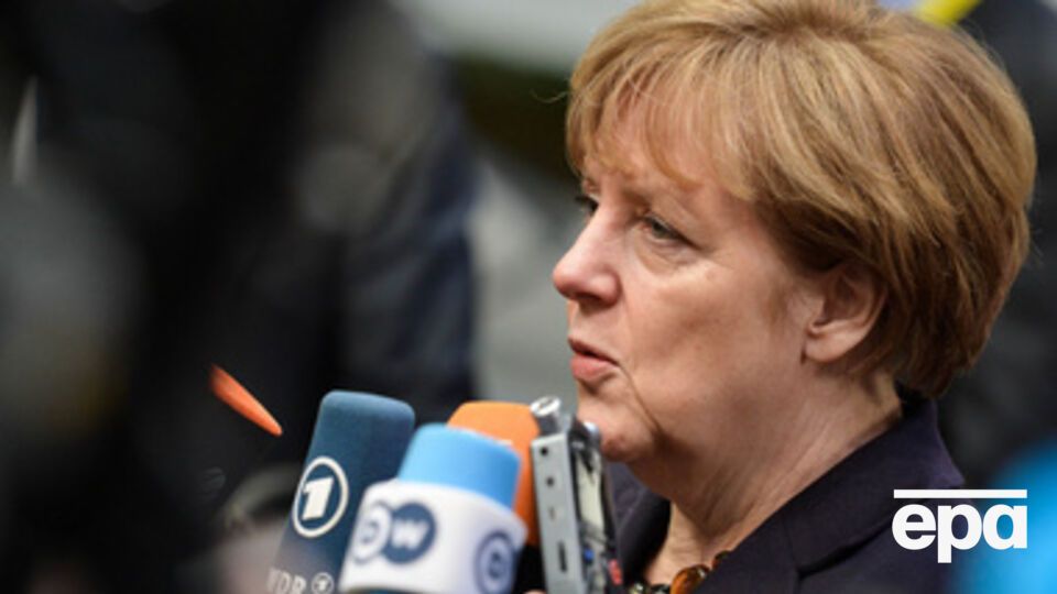 Меркель пообщалась с журналистами после окончания первого дня саммита Евросоюза