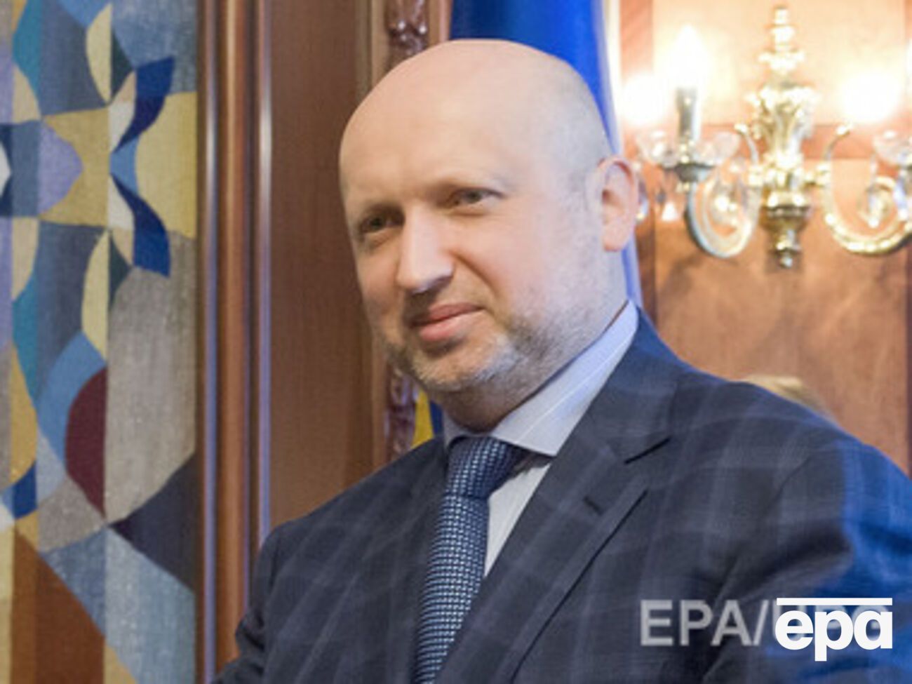 Турчинов заявил, что на армию нужно выделять больше денег