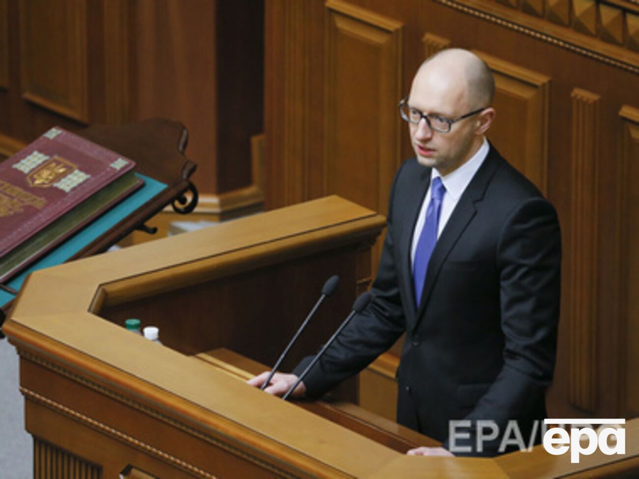 Яценюк хочет, чтобы всем в Украине было одинаково темно