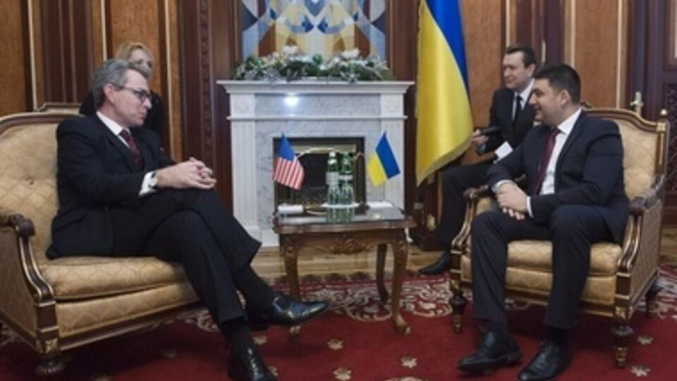 Пайетт отметил, что дискуссии о проекте бюджета содействуют "развитию демократии и парламентской культуры" парламента.