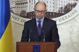 Арсений Яценюк заявил, что террористы не разрешают Украине вывезти уголь из Донбасса