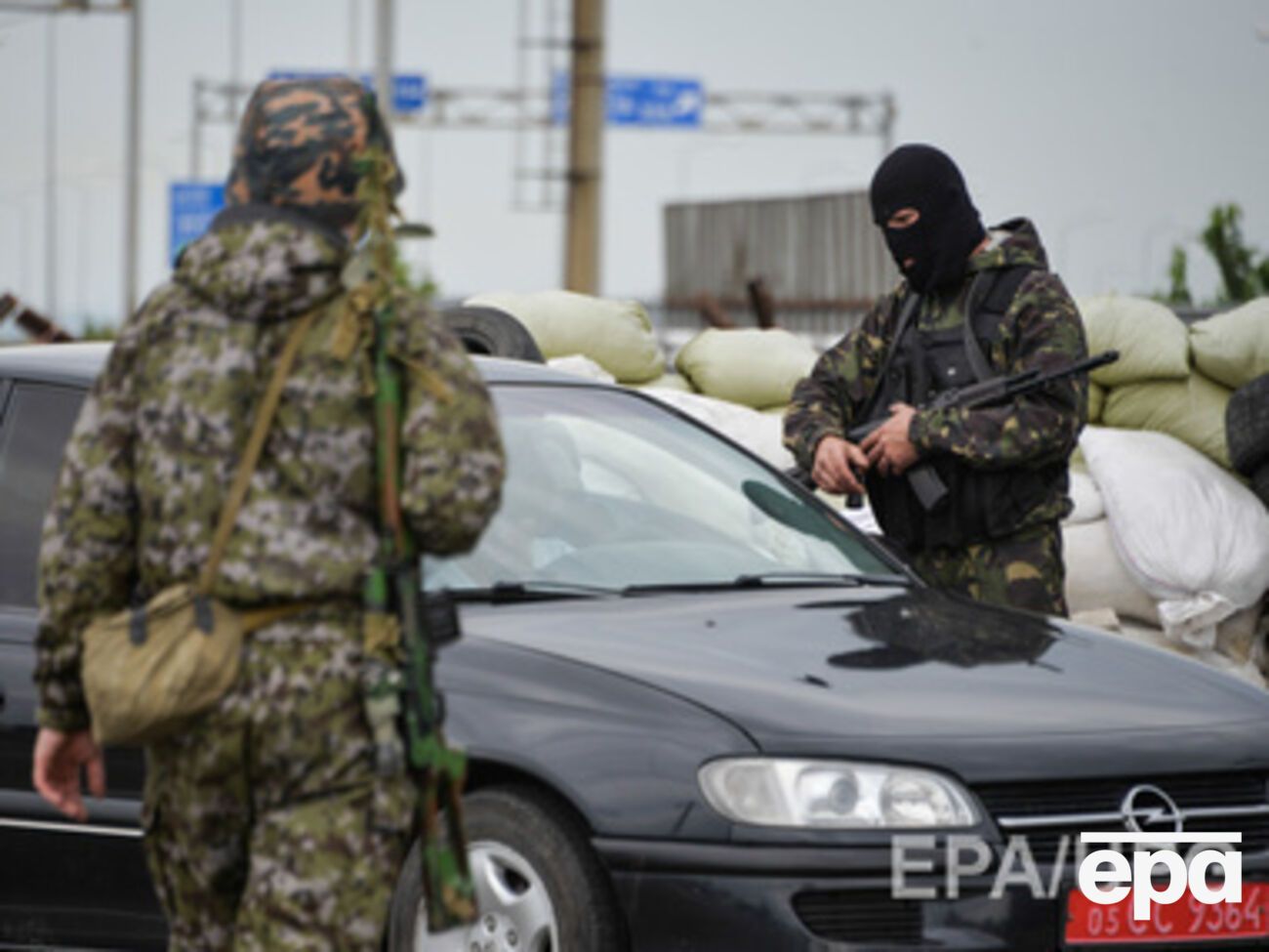 Новоазовск находится под контролем боевиков, но блокпосты сил АТО находятся в непосредственной близости от города