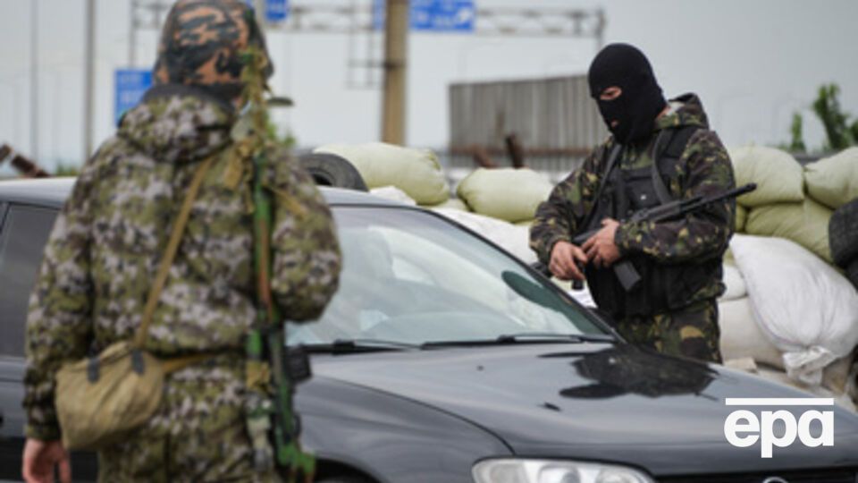 Новоазовск находится под контролем боевиков, но блокпосты сил АТО находятся в непосредственной близости от города