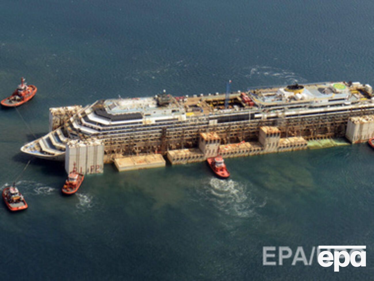 "Коста Конкордия", поднятая после аварии