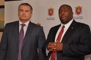 Сергей Аксенов и Сэйвиор Касукувере