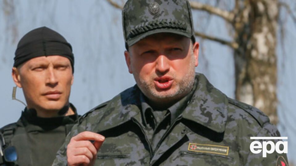 Турчинов: Для граждан с высшим образованием срок срочной службы составит один год