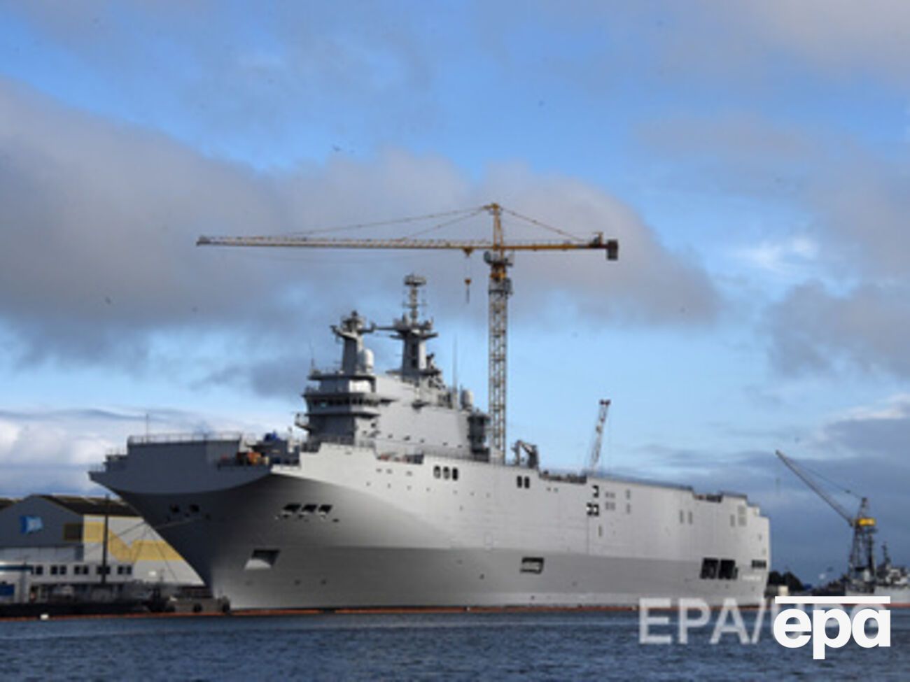 Россия ждет решения Франции по "Мистралям"