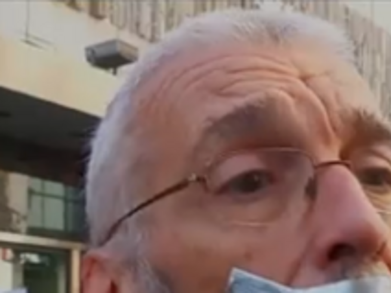 По словам активистов, правительство навязывает им закон, который ограничивает свободу и увеличивает штрафы и наказания за протесты и выход на улицу