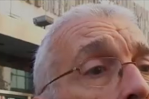 По словам активистов, правительство навязывает им закон, который ограничивает свободу и увеличивает штрафы и наказания за протесты и выход на улицу