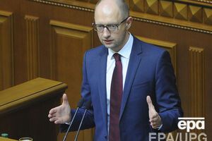 Яценюк заявил, что "поставки оружия имеют центральное значение"