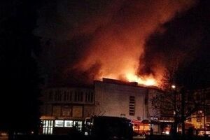 В субботний вечер 29 октября "Жовтень" подожгли. В результате пожара почти полностью уничтожена крыша. Сейчас здание кинотеатра находится в аварийном состоянии