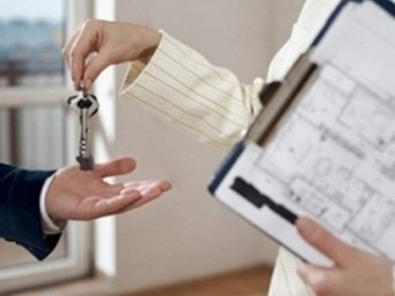 Покупатели торопятся вложить рубли в жилье