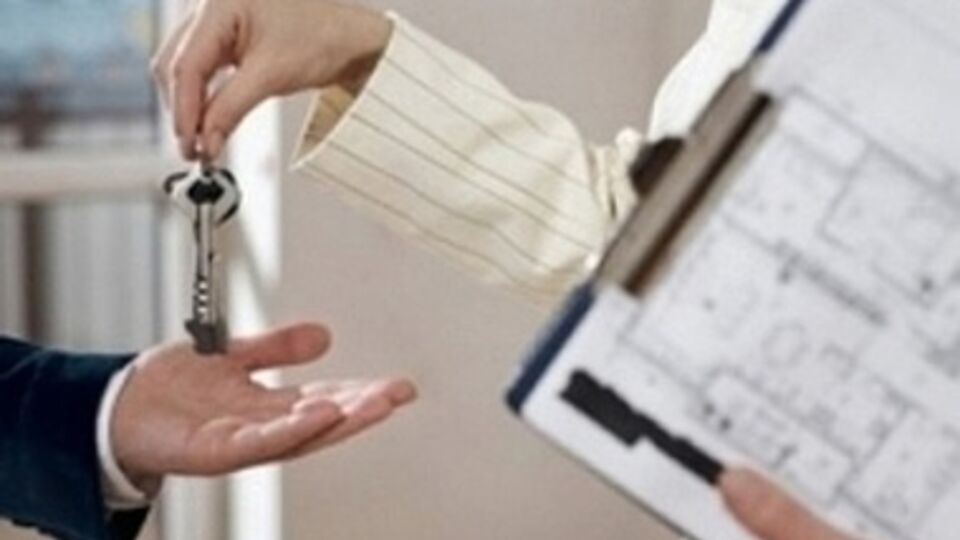 Покупатели торопятся вложить рубли в жилье