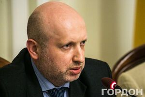 Турчинов: Украинские военные способны самостоятельно контролировать территорию