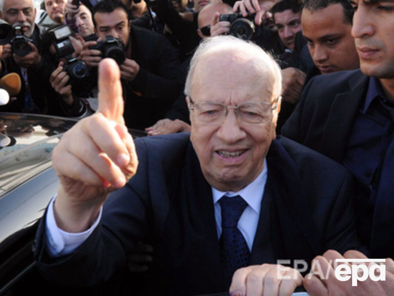 На первых свободных&nbsp;президентских&nbsp;выборах в Тунисе победил&nbsp;антиисламист Бейджи Саид Эсебси