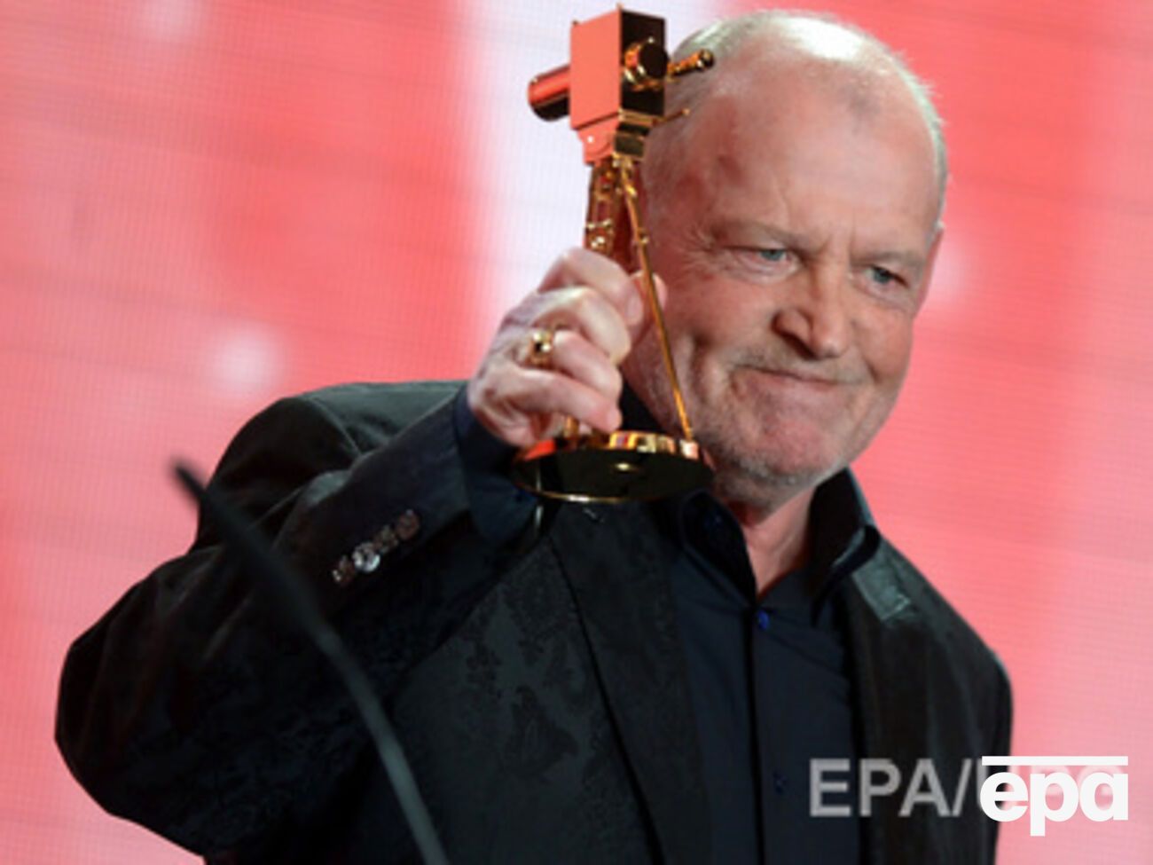 Последние несколько лет Кокер боролся с раком легких