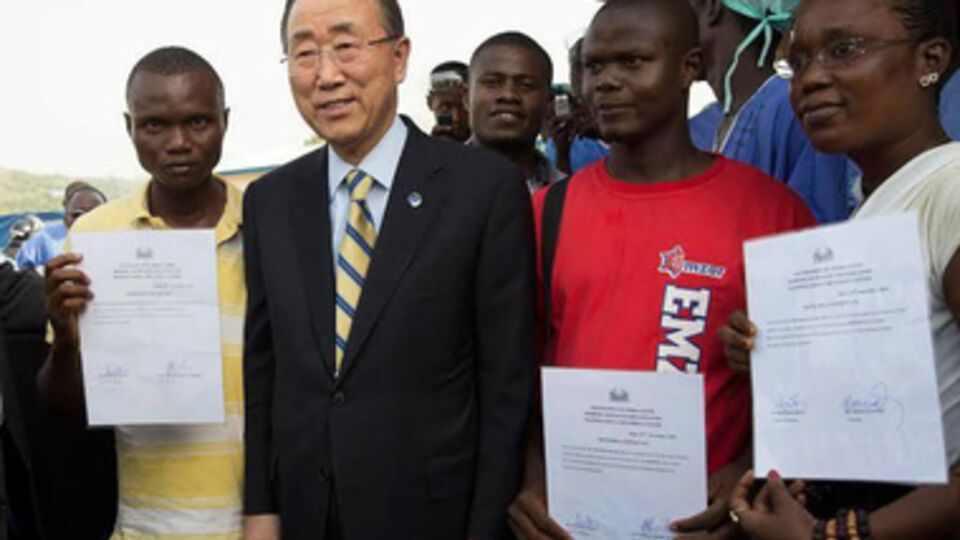 Пан Ги Мун лично проверил ход борьбы с вирусом