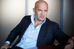 Кононенко за повышение сбора на покупку валюты