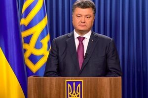 Петр Порошенко поздравил Украину с отказом от внеблокового статуса