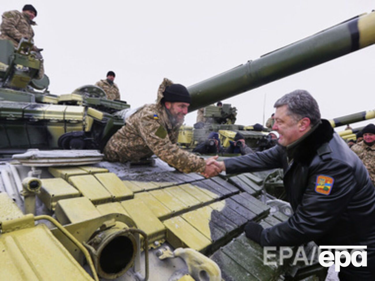 Порошенко:&nbsp;Если бы год назад Украина имела нынешний уровень подготовки Вооруженных сил, ситуация на востоке Украины развивалась бы по-другому