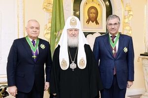 Награждение Киселева и Добродеева состоялось в Тронном зале Патриаршей резиденции в Даниловом монастыре