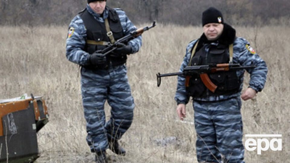 Пресс-центр АТО: Боевики вели беспокоящий огонь из стрелкового оружия