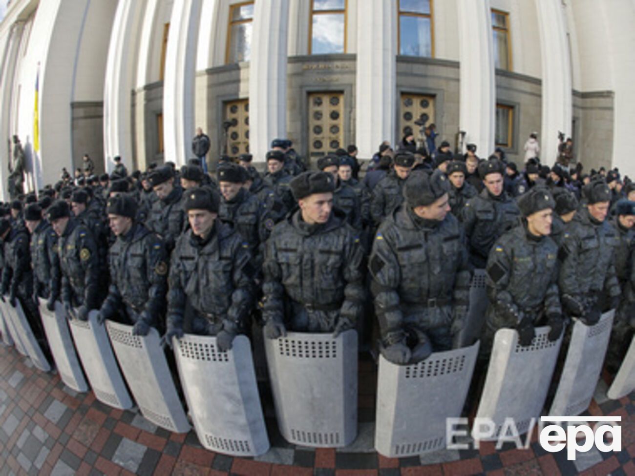 Здание Рады сегодня охраняли от митингующих