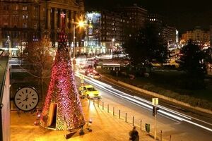 Внутри елки есть небольшая тайник, где любой желающий может уединиться для "созерцания тишины".