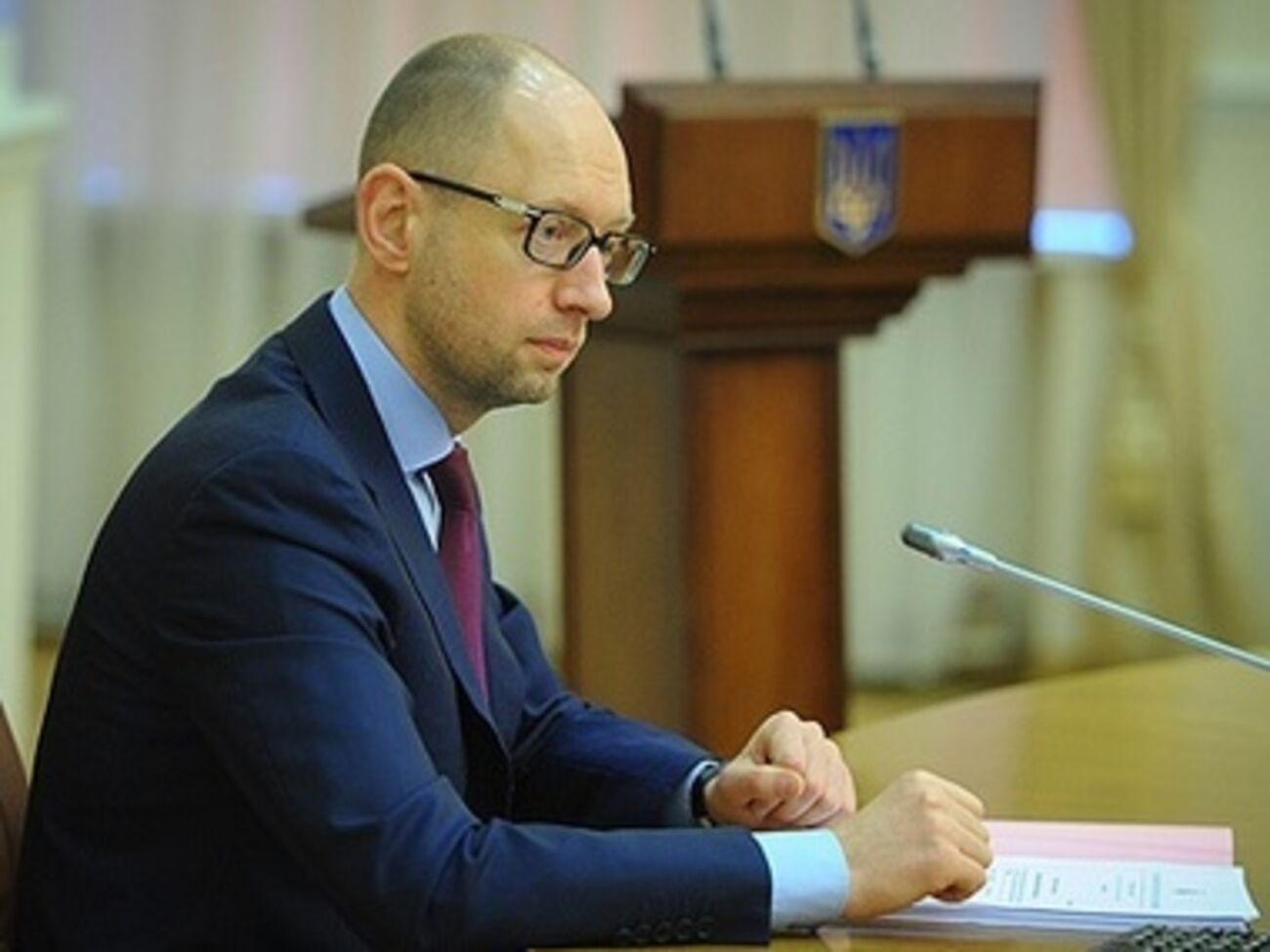 Яценюк просит депутатов проголосовать за реформы 25 декабря