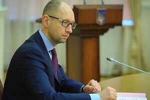 Яценюк просит депутатов проголосовать за реформы 25 декабря
