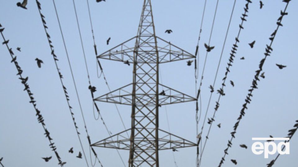 В Крым снова дали электричество