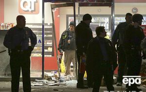 В Сент-Луисе новая волна протестов --- афроамериканцы сожгли автозаправку