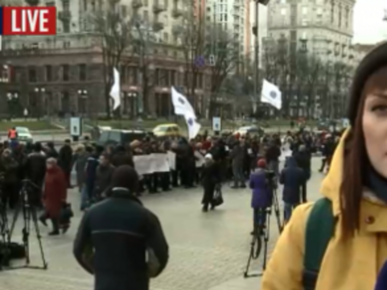 Под КГГА собрались разные митингующие