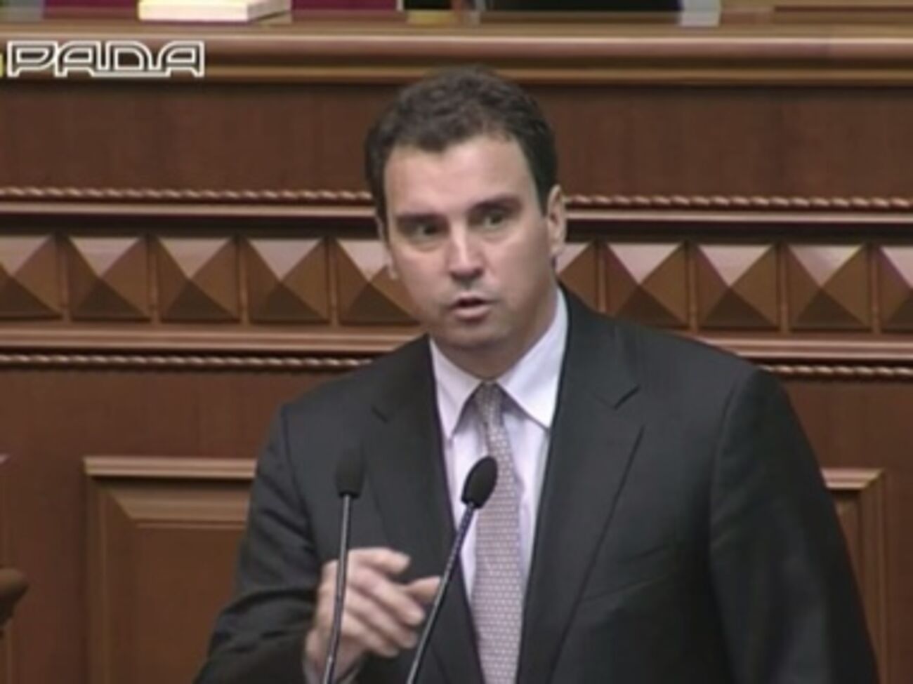 Абромавичус сократил департаменты и служащих в Минэкономразвития